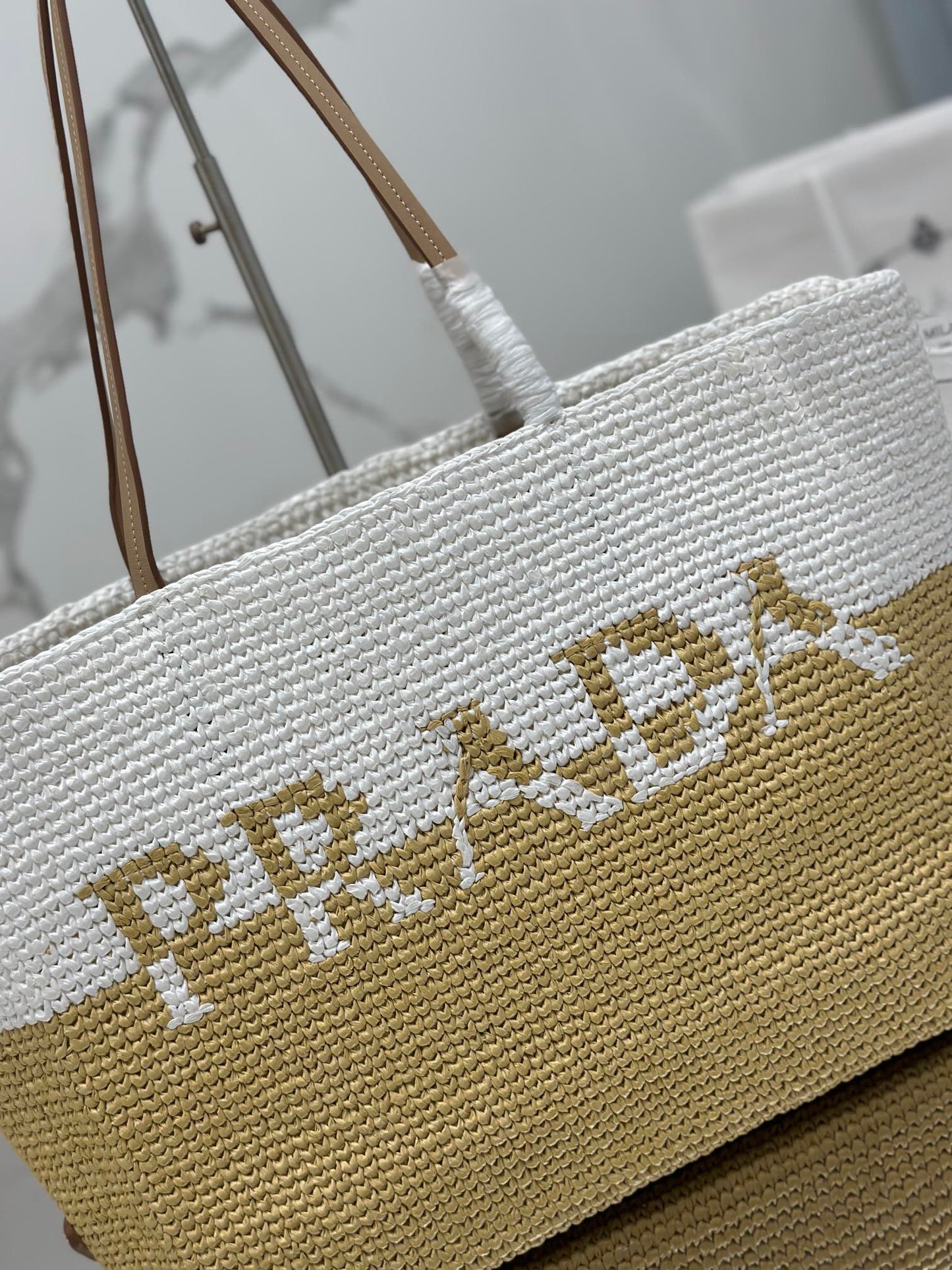 Luxury PradaLARGE TOTE BAG 37 IN WHITE MIX BEIGE RAFFIA AND BROWN CALFSKIN HANDLE