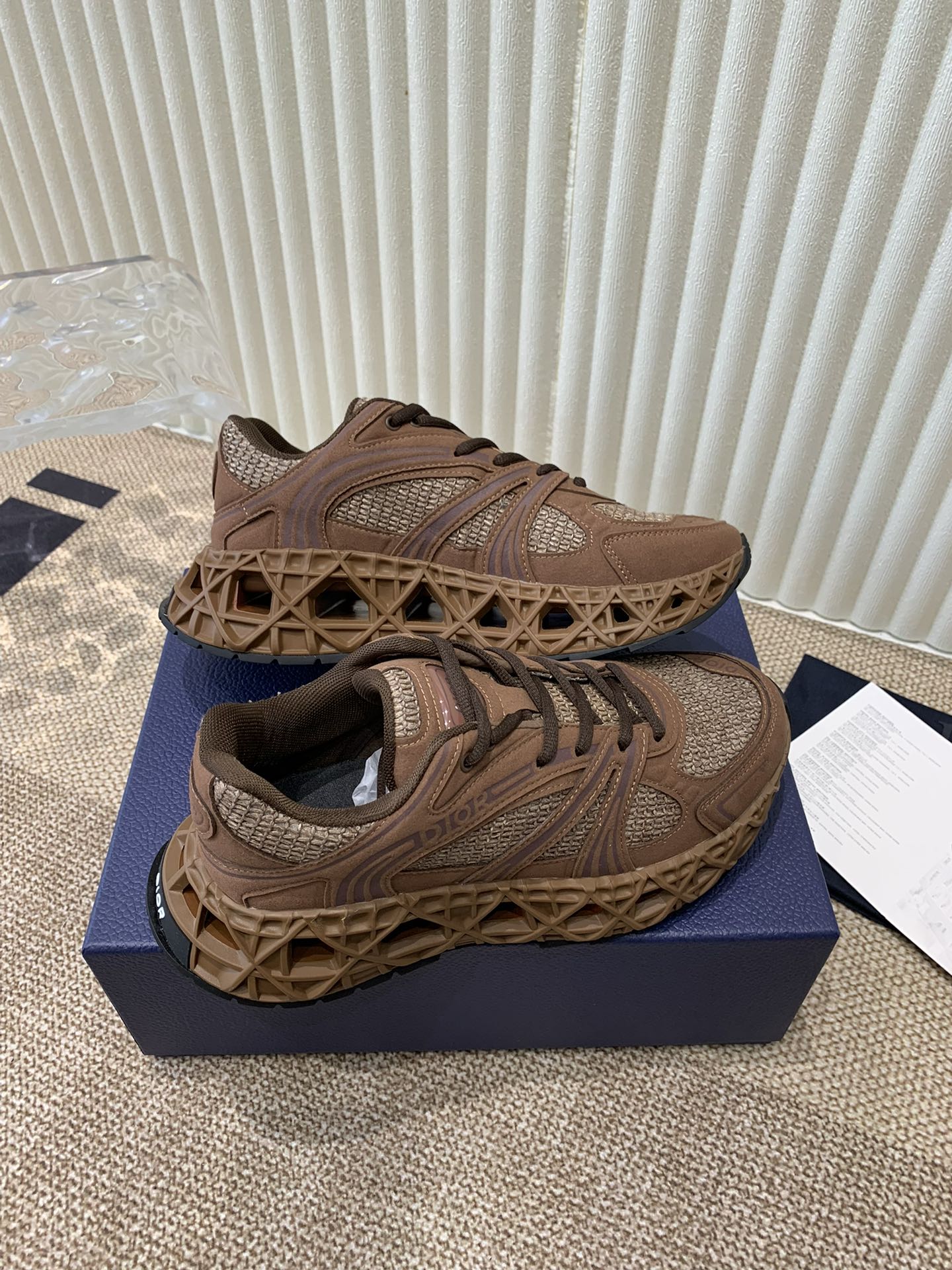 Luxury DiorSneaker B35 In Brown Suede And Fabric 113129