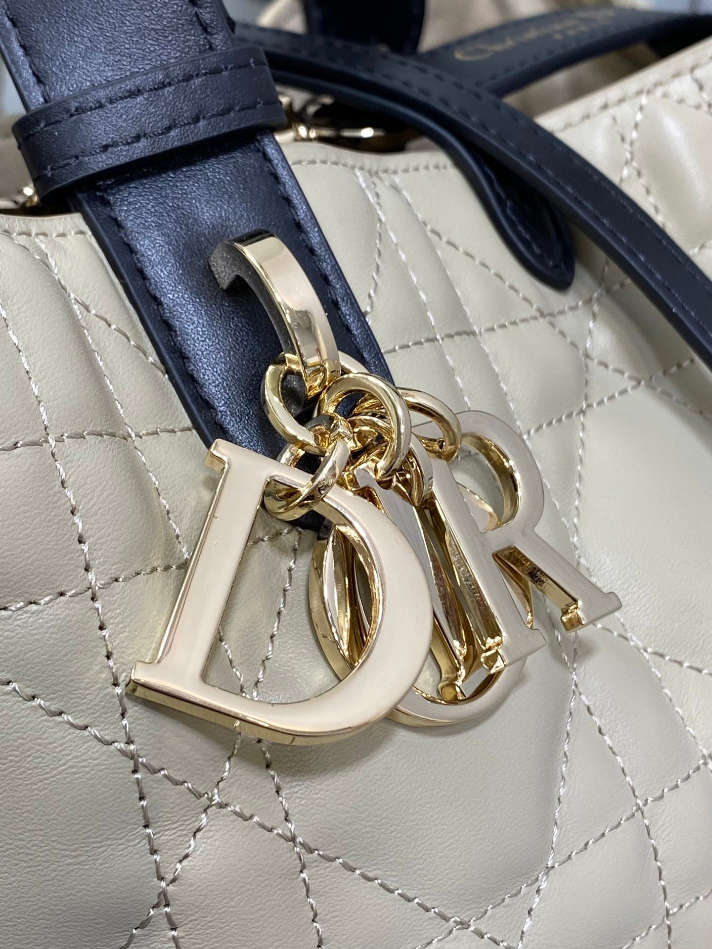Luxury DiorToujour 23 Bag Beige Black Lambskin