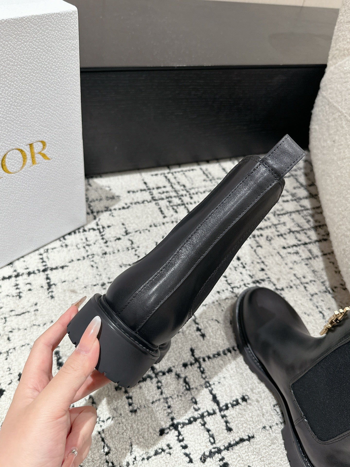 Luxury DiorMiss Luxury DiorChelsea Boots In Black Calfskin 103729