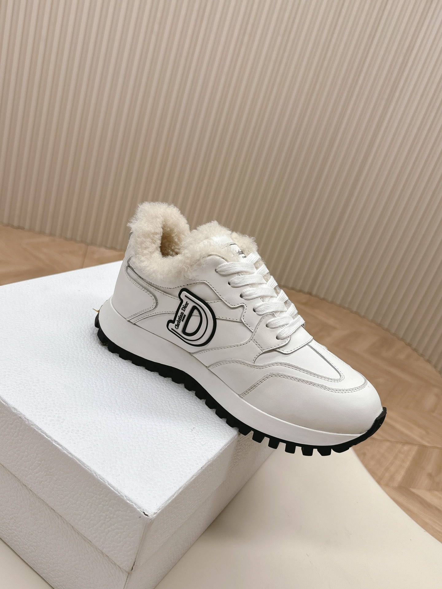 Luxury DiorC'est Luxury DiorSneaker Fleece Lining White Lambskin