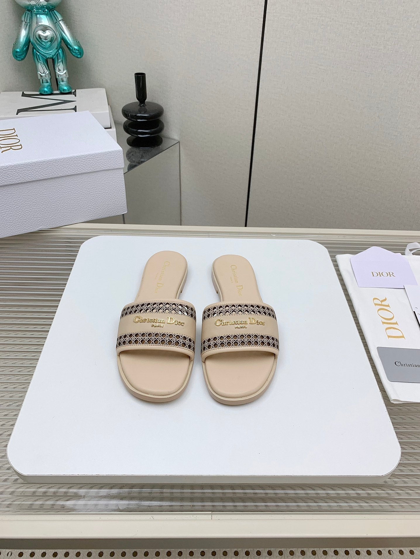 Luxury DiorD-Lane Slide In Beige Cowhide 106275
