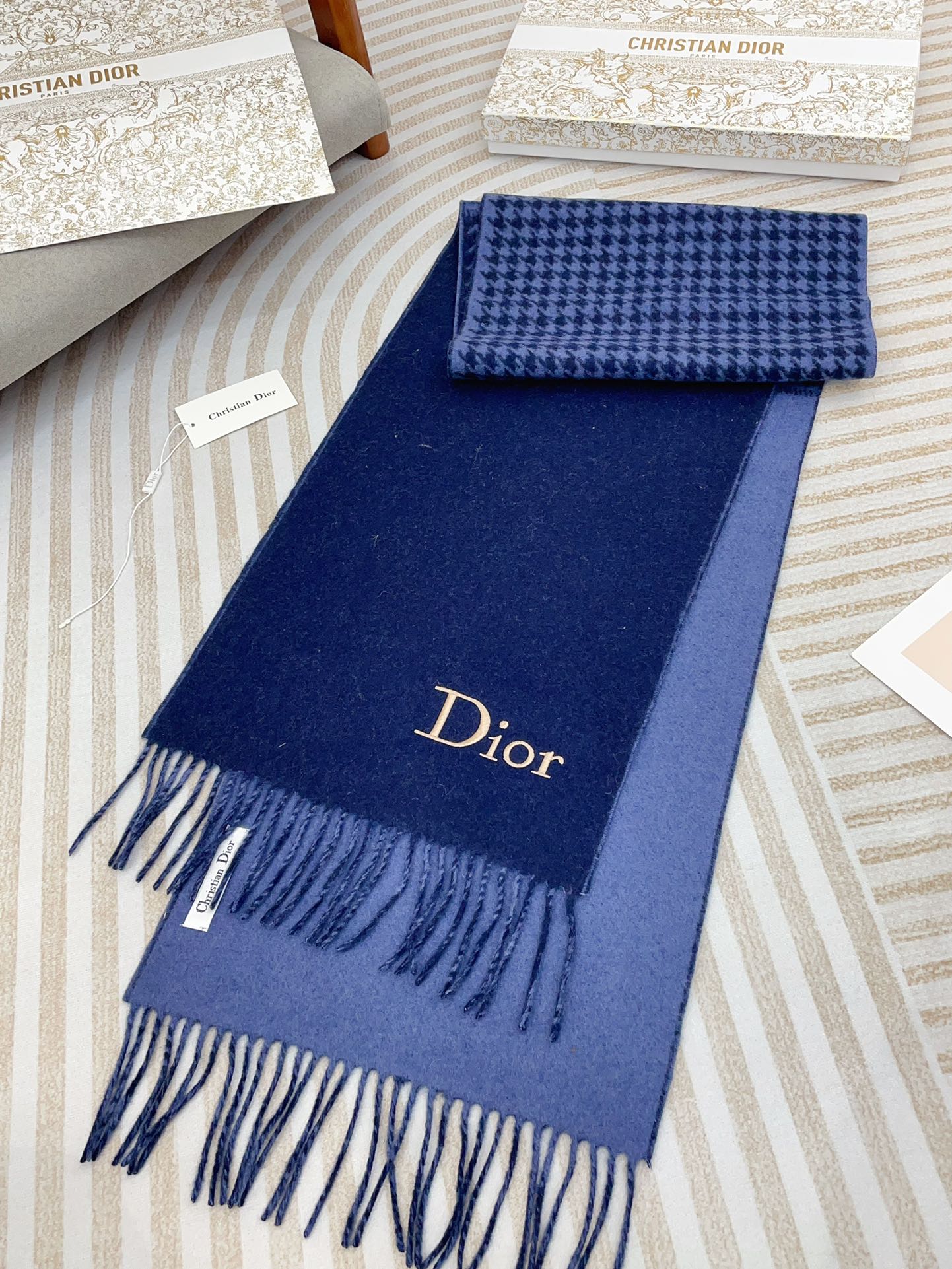 Luxury DiorSCARF 180 CM IN NAVY BLUE CASHMERE 419819