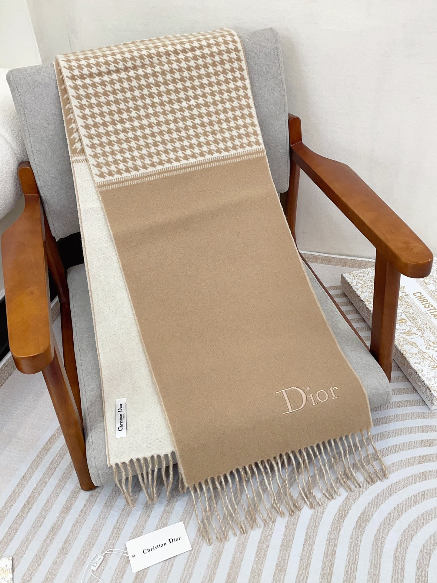 Luxury DiorSCARF 180 CM IN CAMEL BEIGE CASHMERE 419820