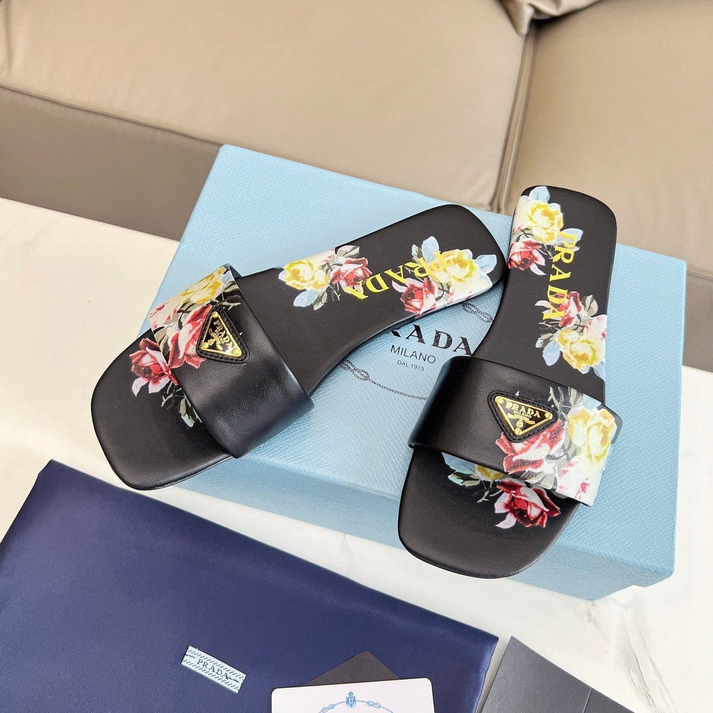 Luxury PradaPRINTED SLIDES SLIPPERS BLACK LAMBSKIN