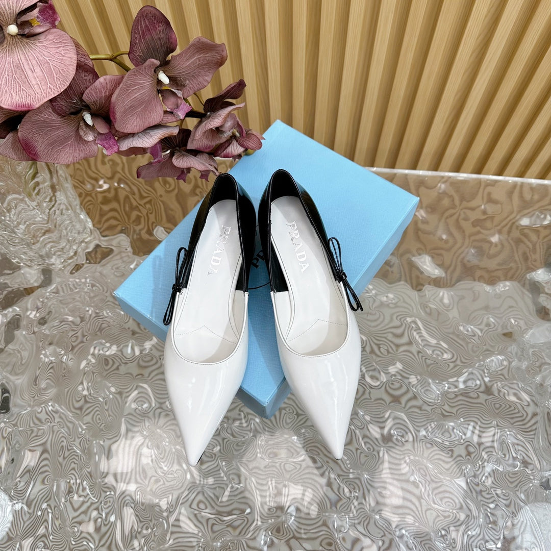 Luxury PradaBRUSHED PUMPS WHITE AND BLACK CALFSKIN