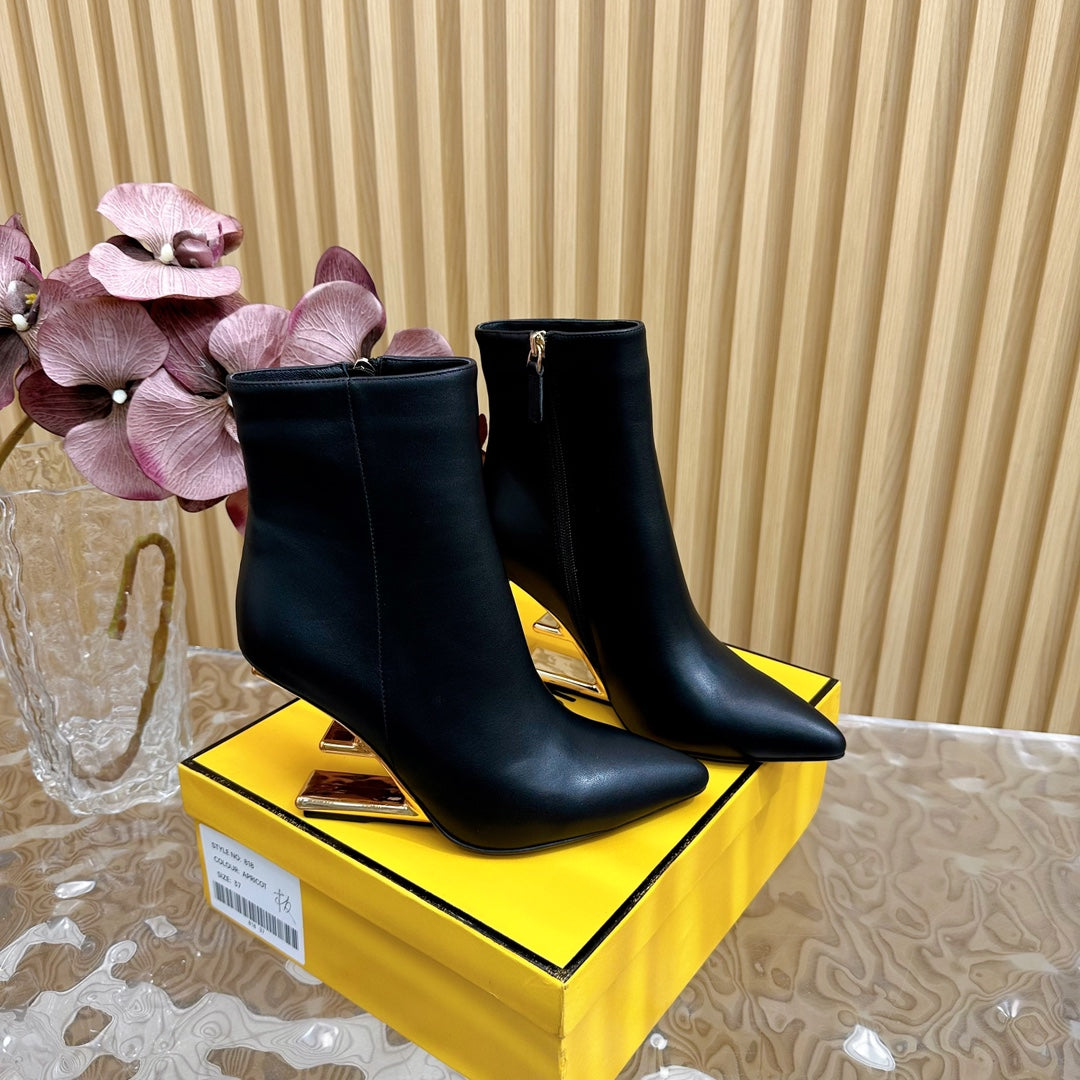 Luxury FendiLuxury FendiFIRST 80 MM BOOTS IN BLACK CALFSKIN WITH GOLD HARDWARE