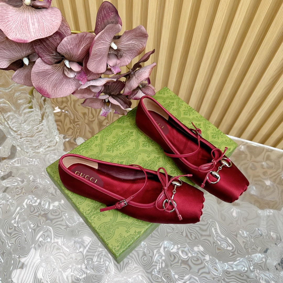 Luxury Gucci BALLET FLAT IN CHERRY RED SILK