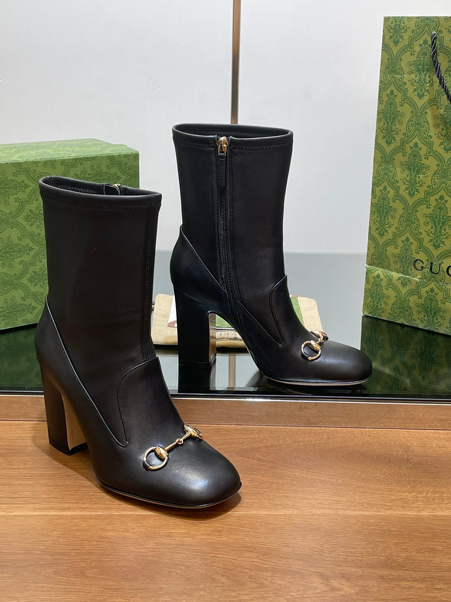 Luxury Gucci GG Horsebit Ankle Boot 95 Black Calfskin