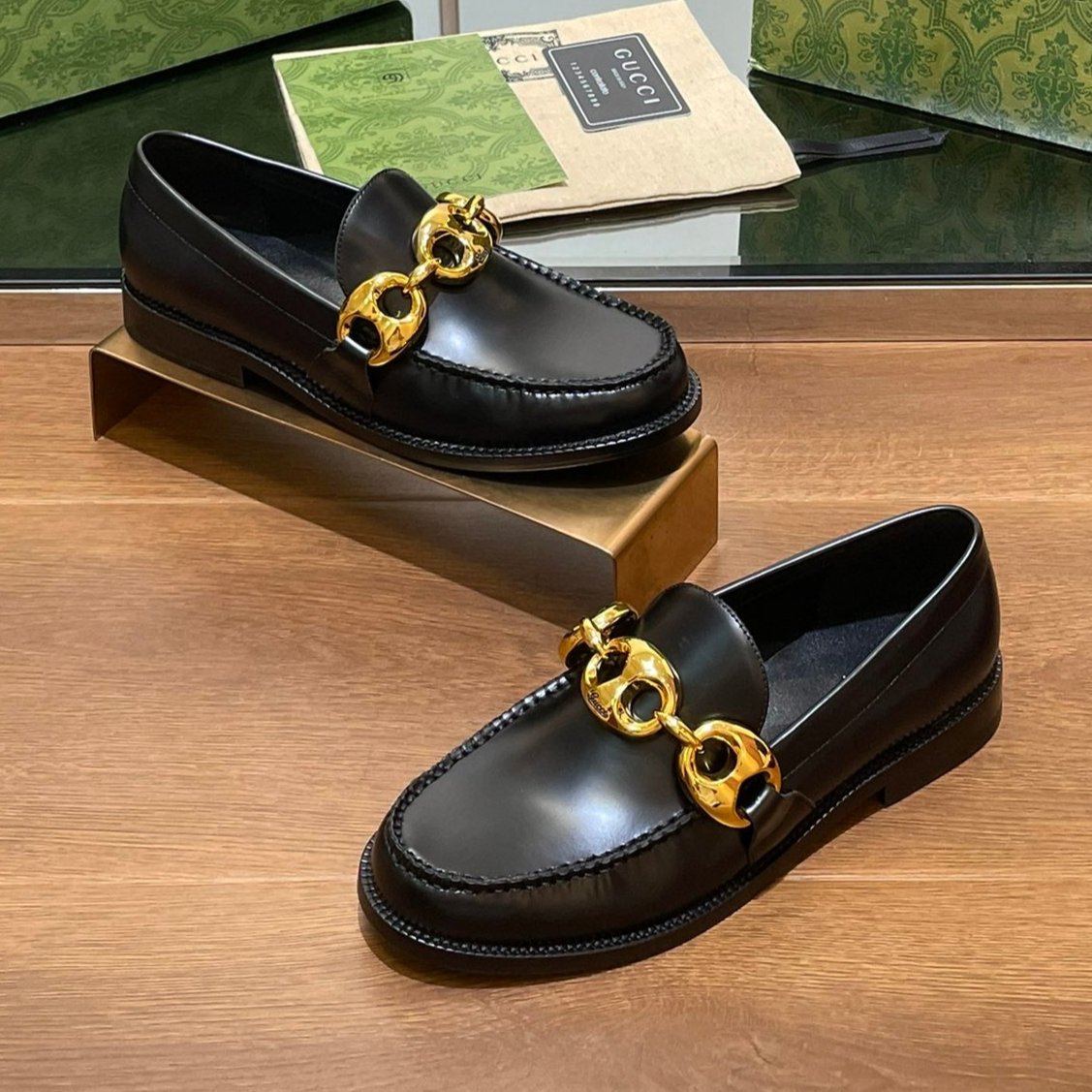 Luxury Gucci GG LOAFER SHOES IN BLACK CALFSKIN