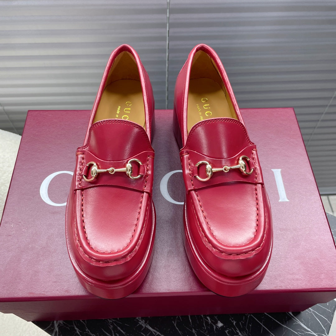 Luxury Gucci HORSEBIT PLATFORM LOAFER IN CRIMSON RED CALFSKIN