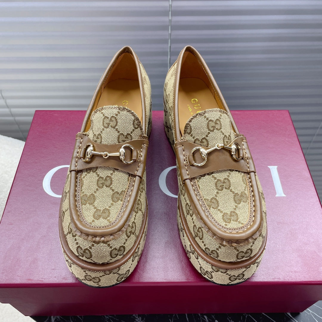 Luxury Gucci HORSEBIT PLATFORM LOAFER IN TAN BEIGE MONOGRAM JACQUARD FABRIC