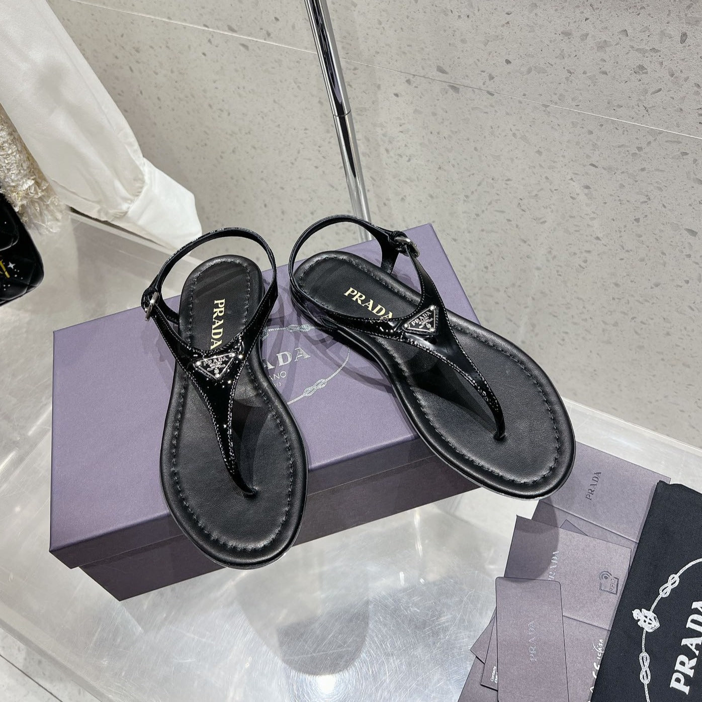 Luxury PradaPATENT LEATHER THONG SANDALS BLACK