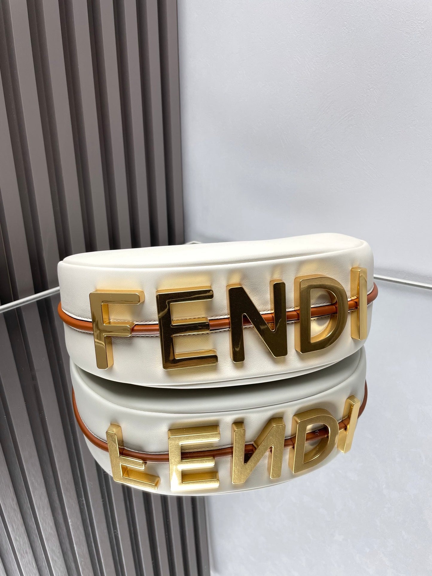 Luxury FendiFENDIGRAPHY MEDIUM 29 IN WHITE AND ORANGE TRIM SMOOTH LAMBSKIN GOLD HARDWARE