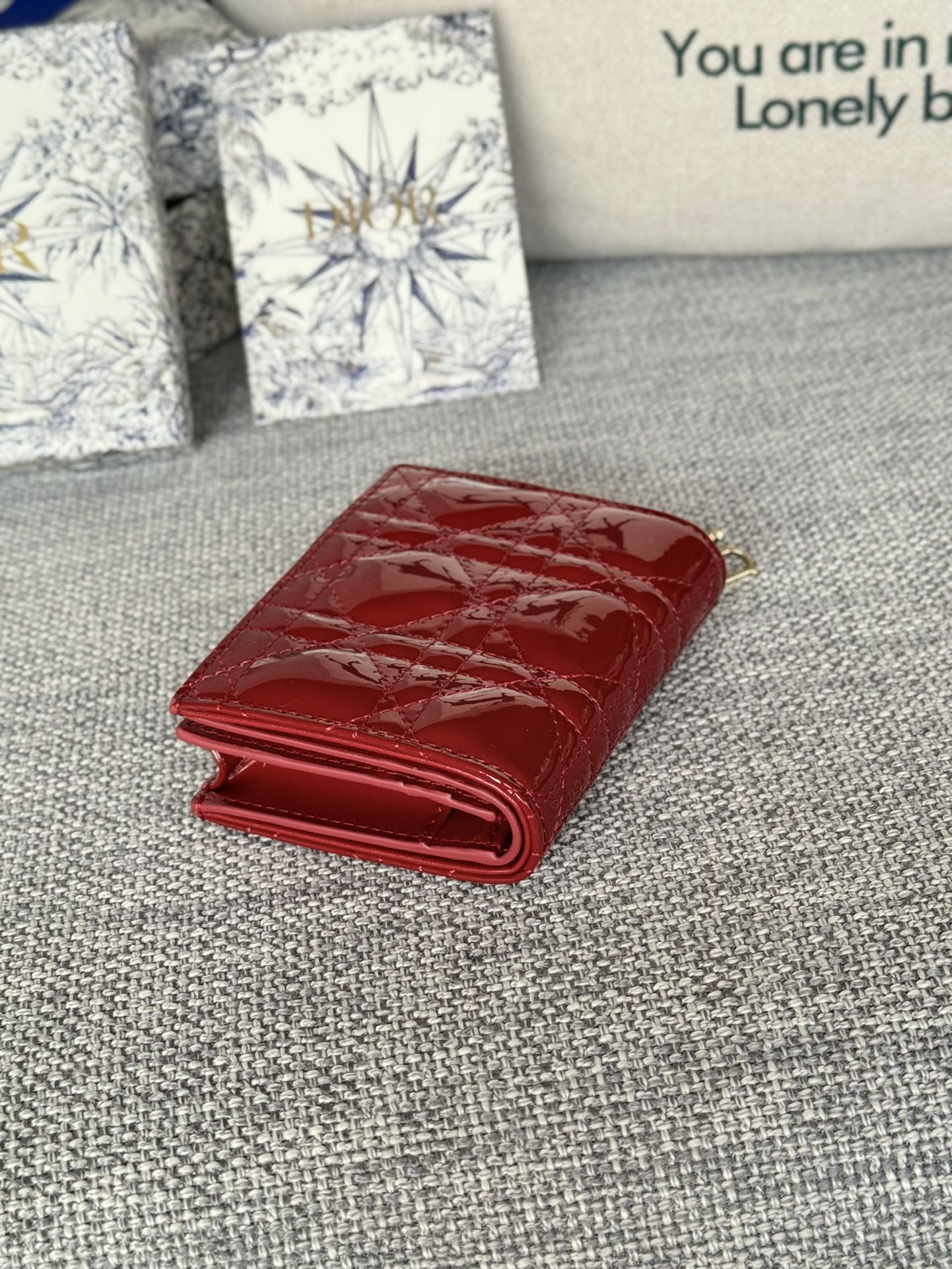 Luxury DiorCaro 11cm Compact Wallet Shiny Red Calfskin
