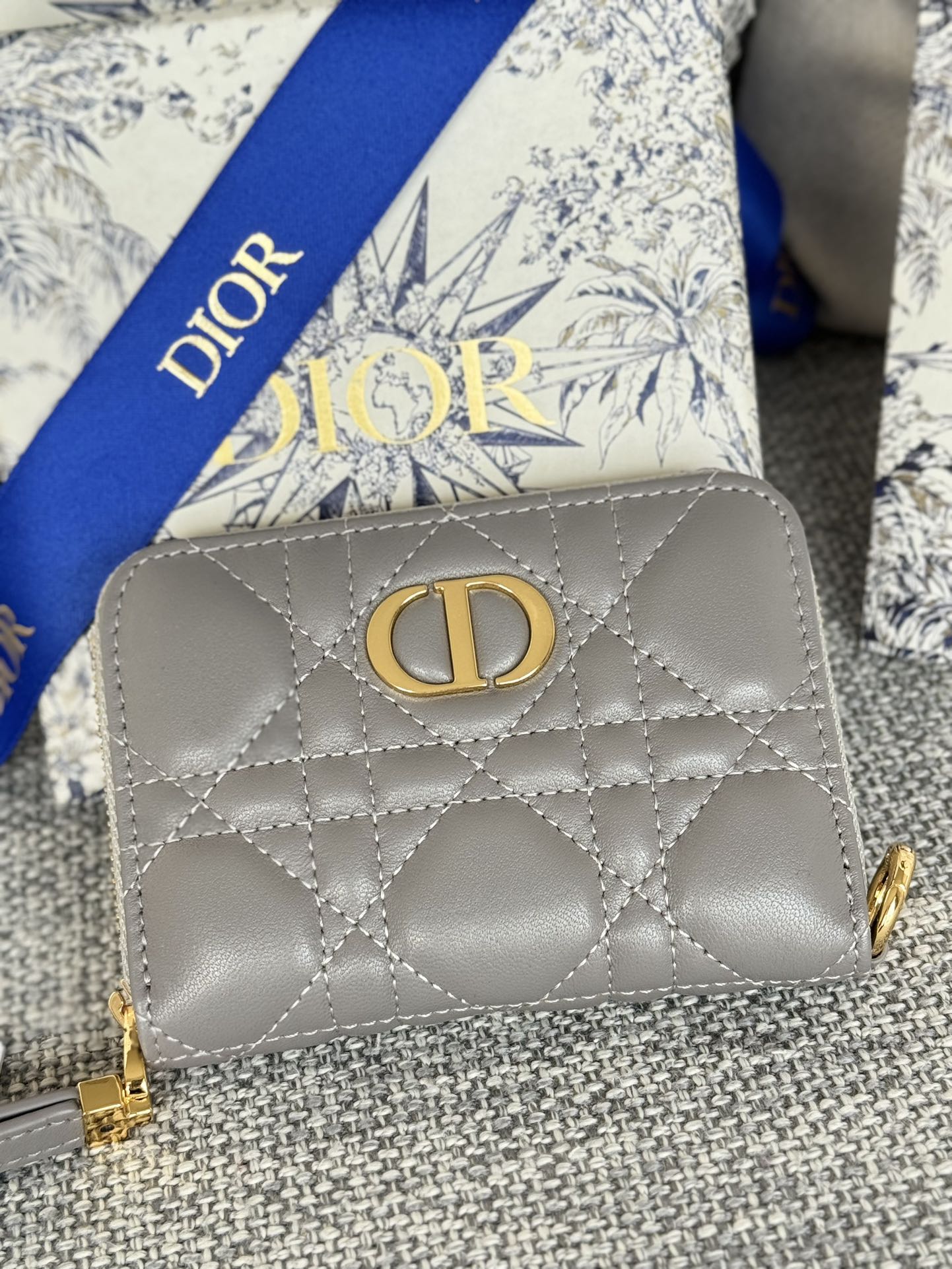 Luxury DiorLogo Caro 11cm Compact Wallet Grey Calfskin