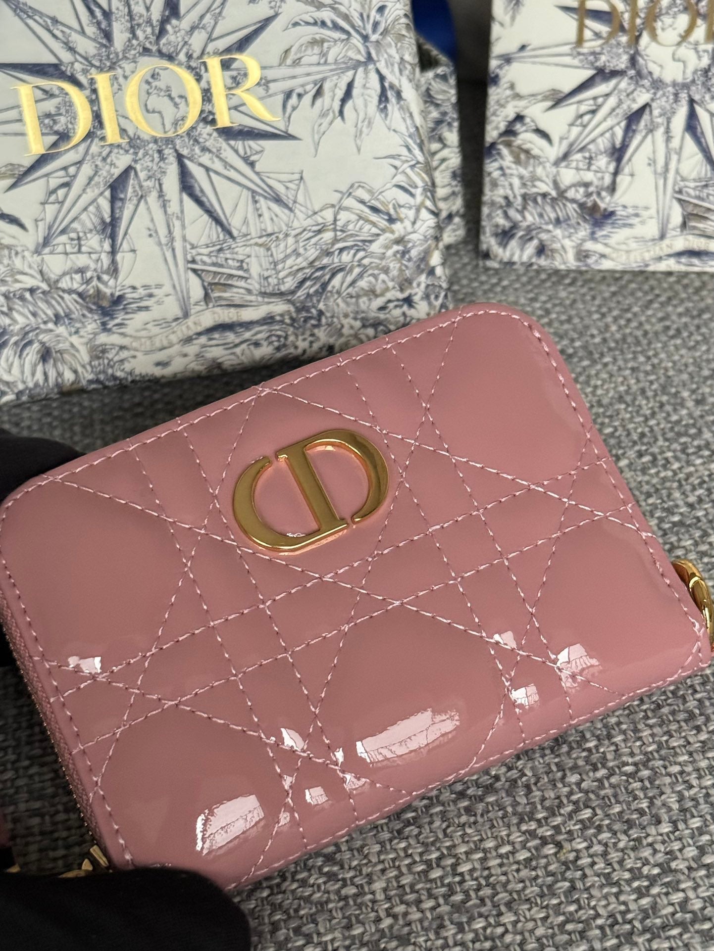 Luxury DiorLogo Caro 11cm Compact Wallet Shiny Pink Calfskin