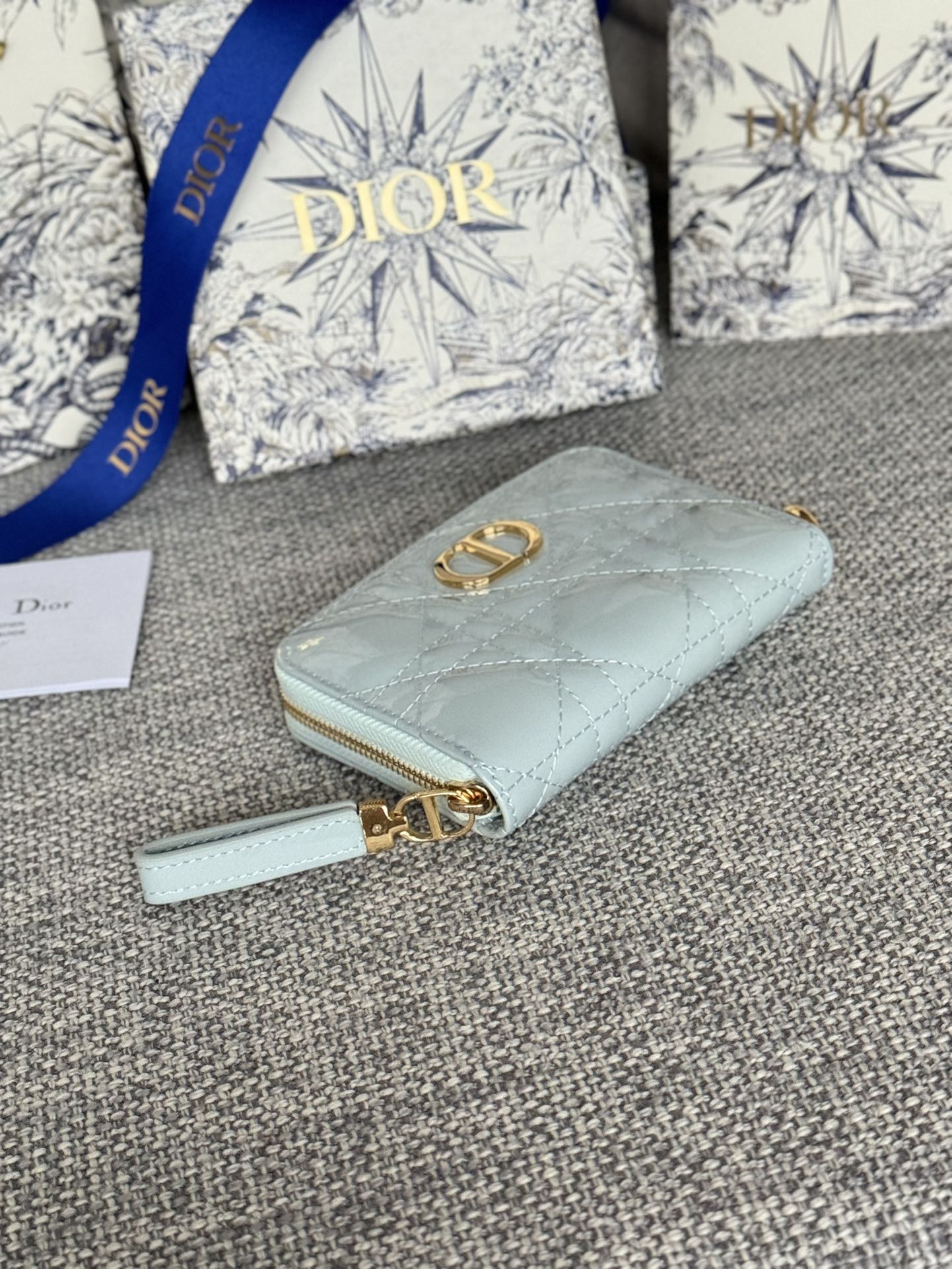 Luxury DiorLogo Caro 11cm Compact Wallet Shiny Cloud Blue Calfskin