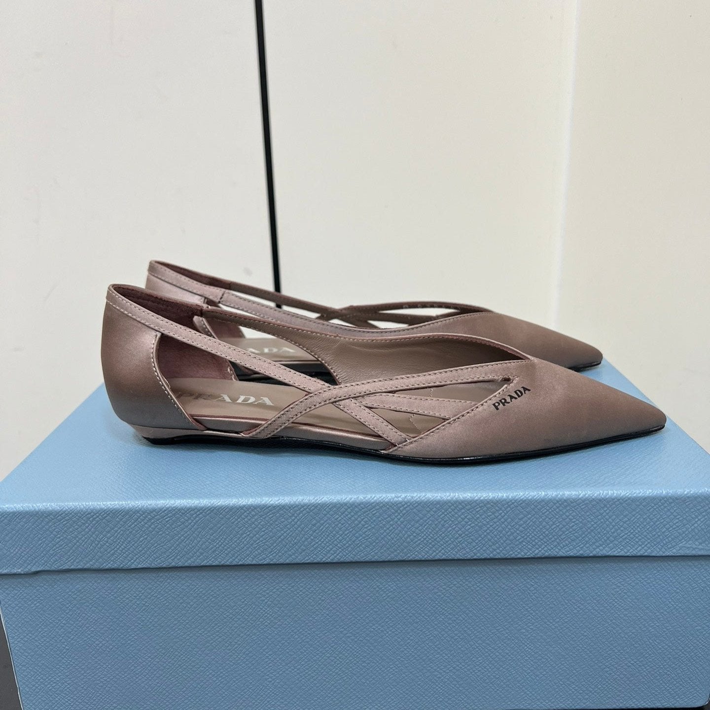Luxury PradaCUT-OUT BALLERINAS IN HAZELNUT BEIGE SATIN