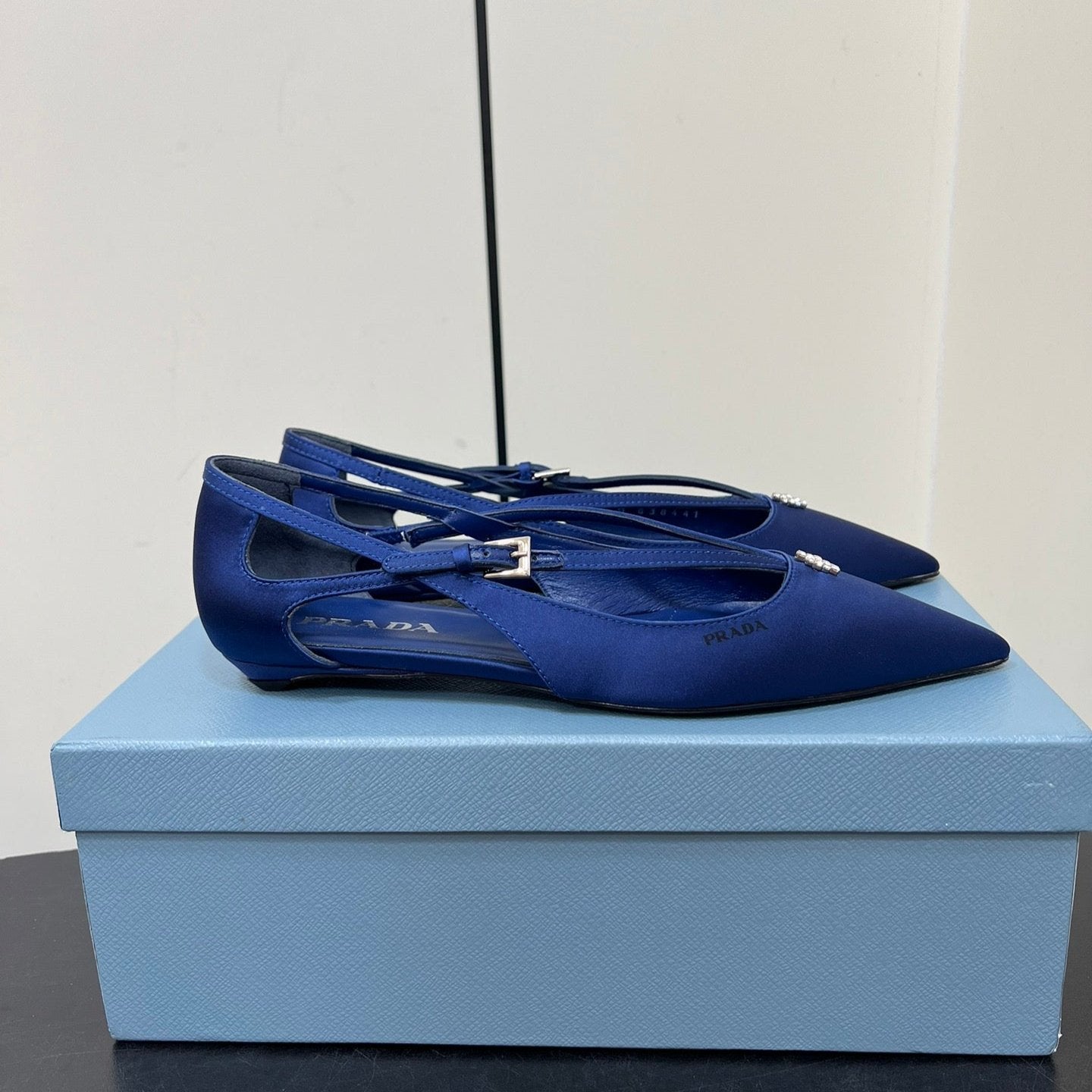 Luxury PradaCUT-OUT BALLERINA FLAT IN NAVY BLUE SATIN ATTACHED BEAD BUCKLE