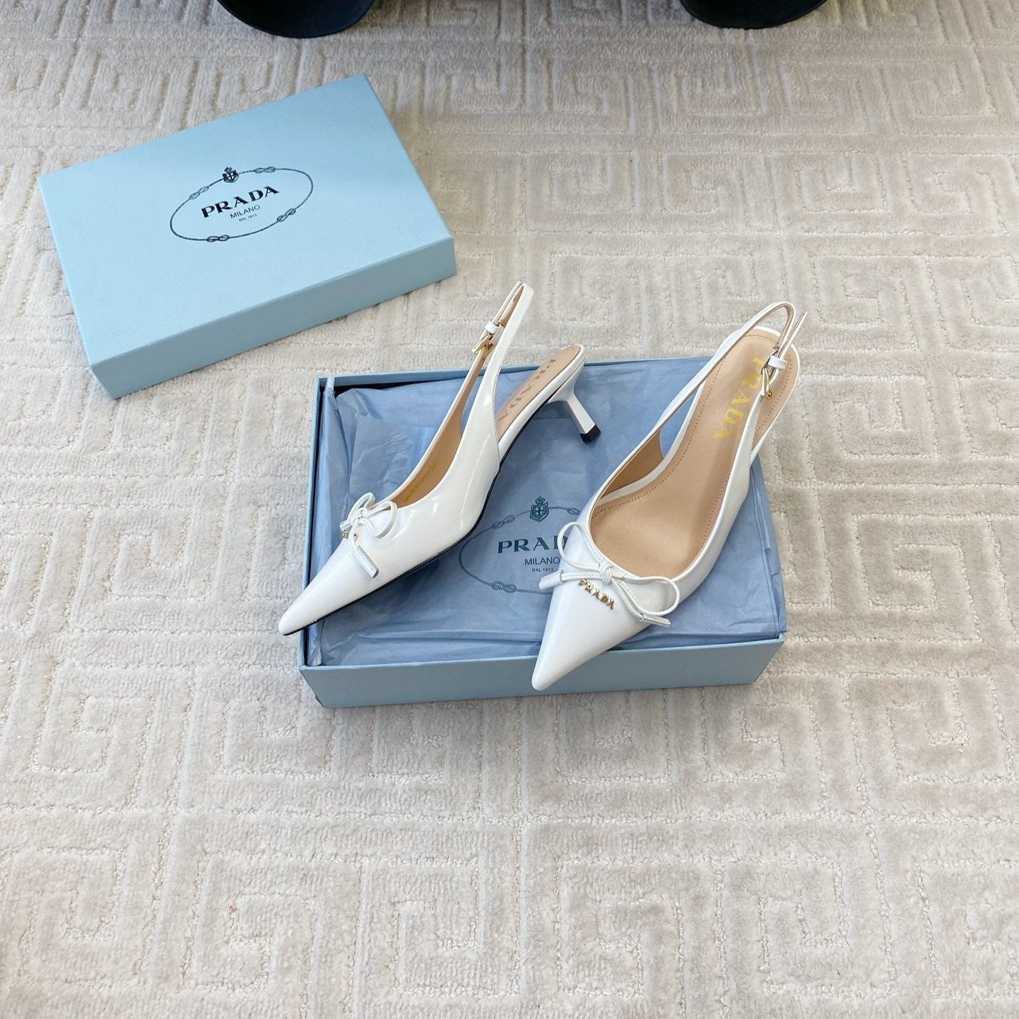 Luxury PradaSLINGBACK PUMPS ATTACHED BOW IN WHITE GLOSSY CALFSKIN