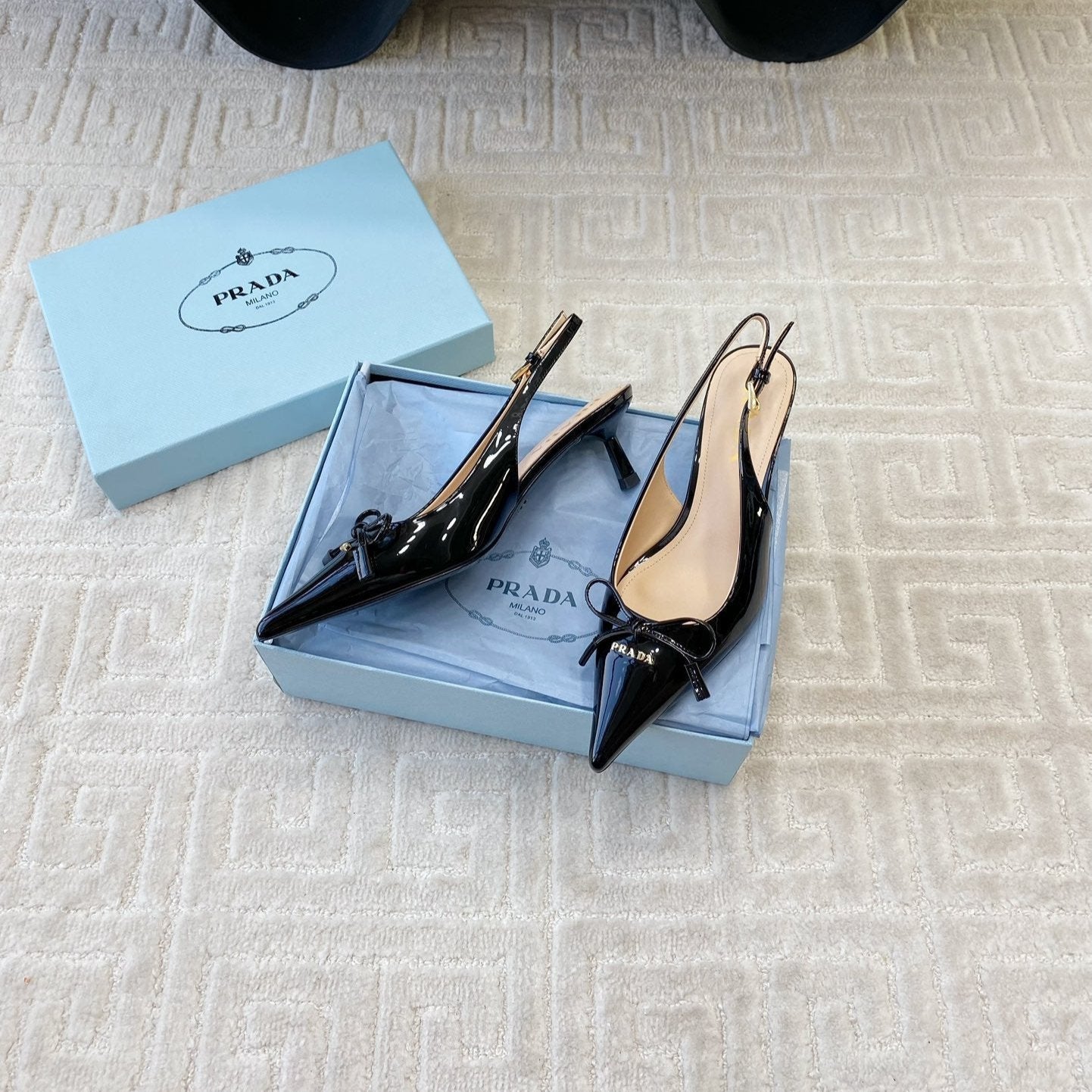 Luxury PradaSLINGBACK PUMPS ATTACHED BOW IN BLACK GLOSSY CALFSKIN