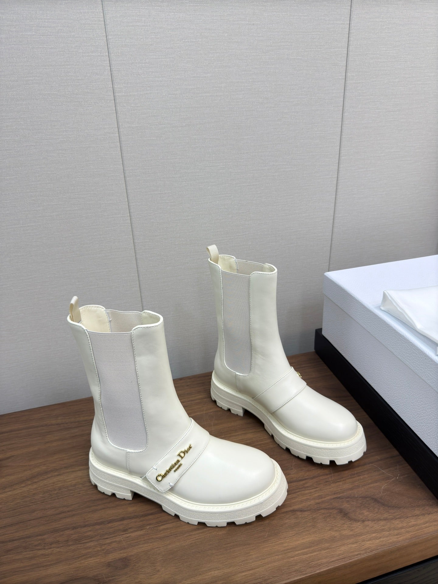 Luxury DiorD-Quest Ankle Boot 40mm In White Calfskin 112935