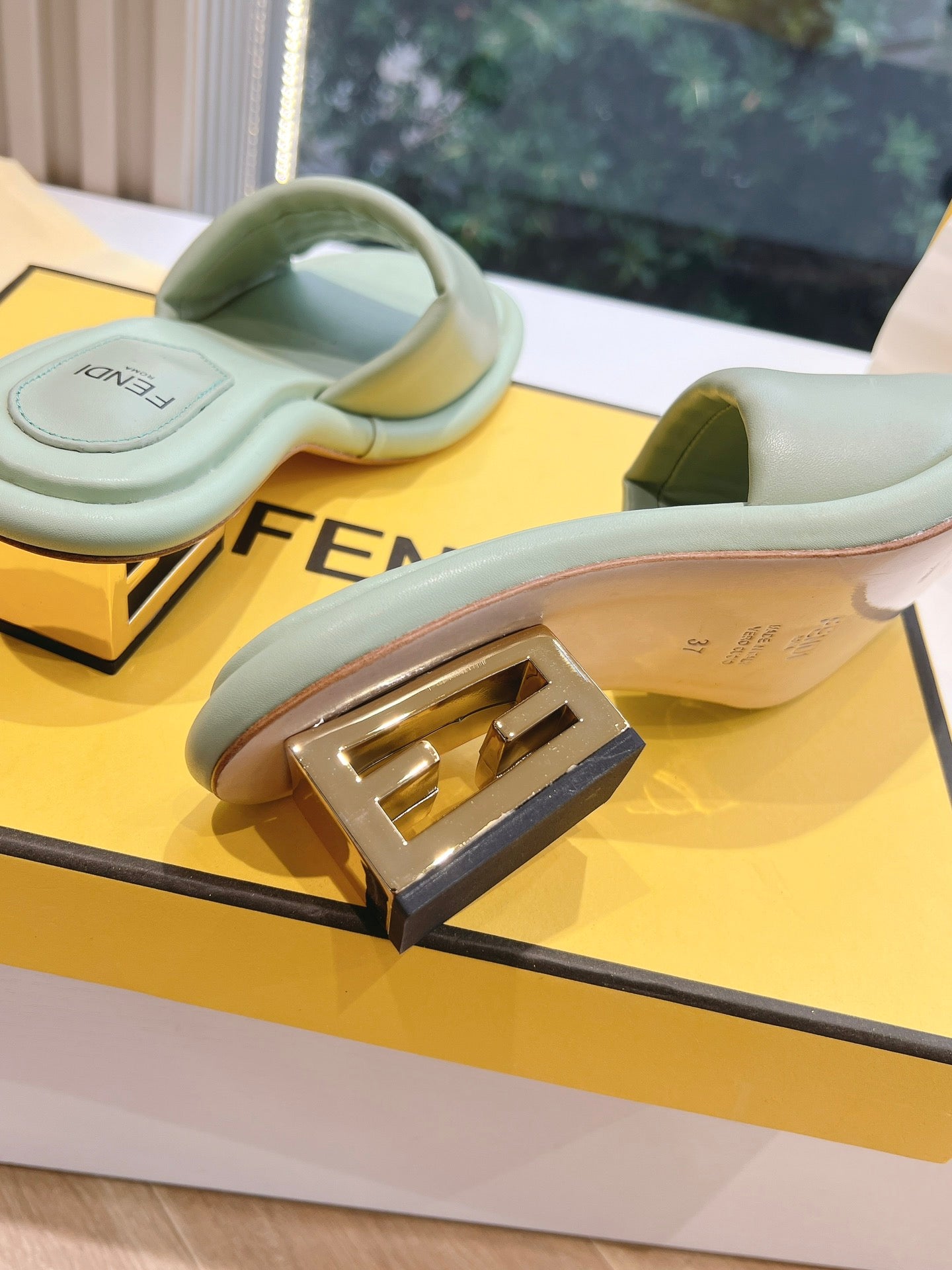 Luxury FendiFF Baguette Slides Women 45 Nappa Leather Green