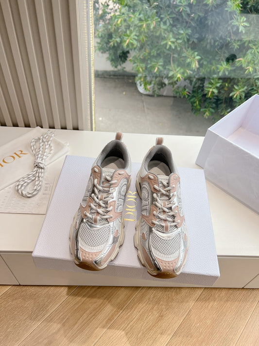 Luxury DiorChrono Sneaker Mesh with Leather-Effect Panels 241615