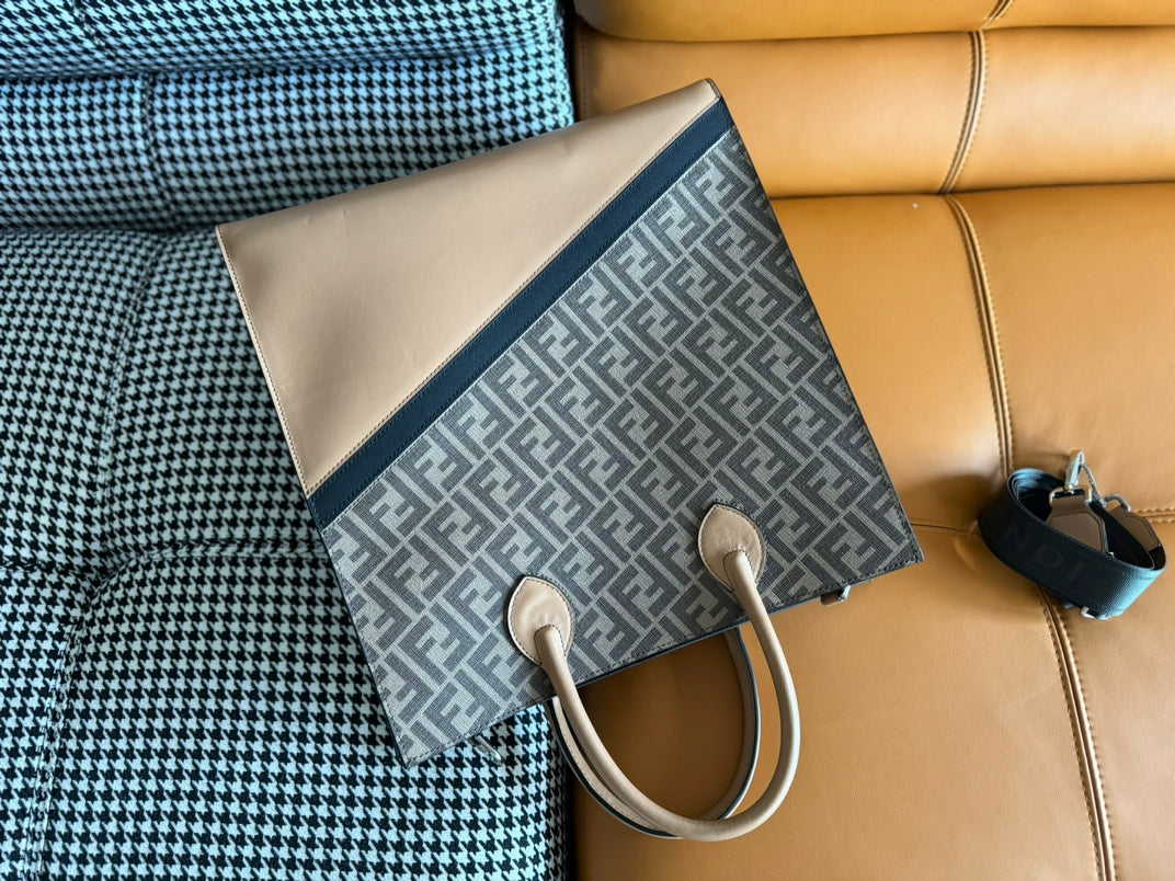 Luxury FendiLuxury Fendi38 BAG FF MONOGRAM FF CAMEL BROWN CALFSKIN WITH STRAP
