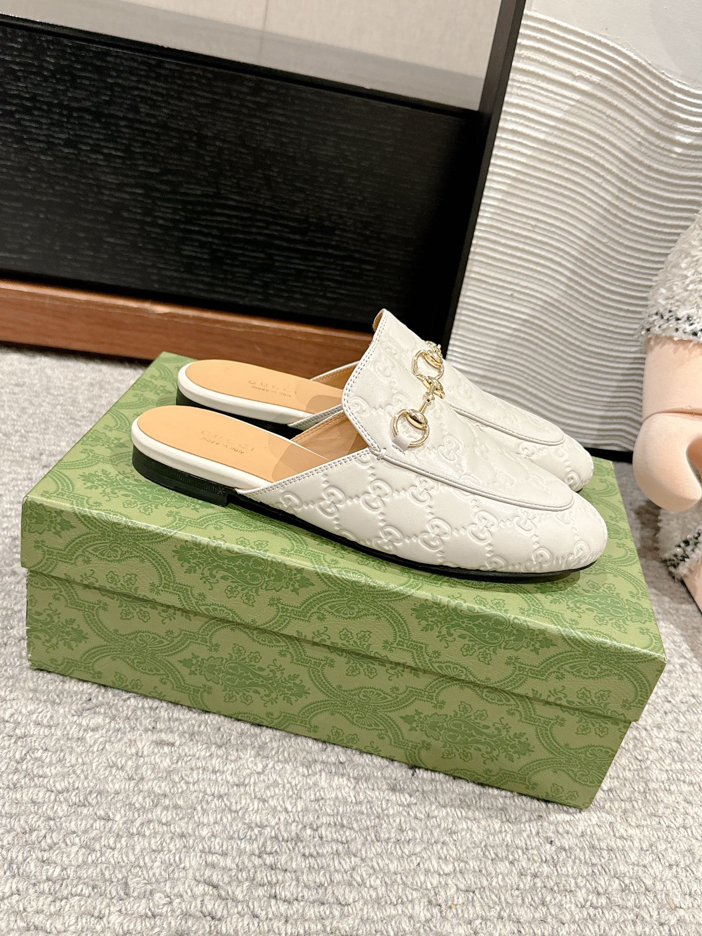 Luxury Gucci Horsebit Mule Cream GG Leather