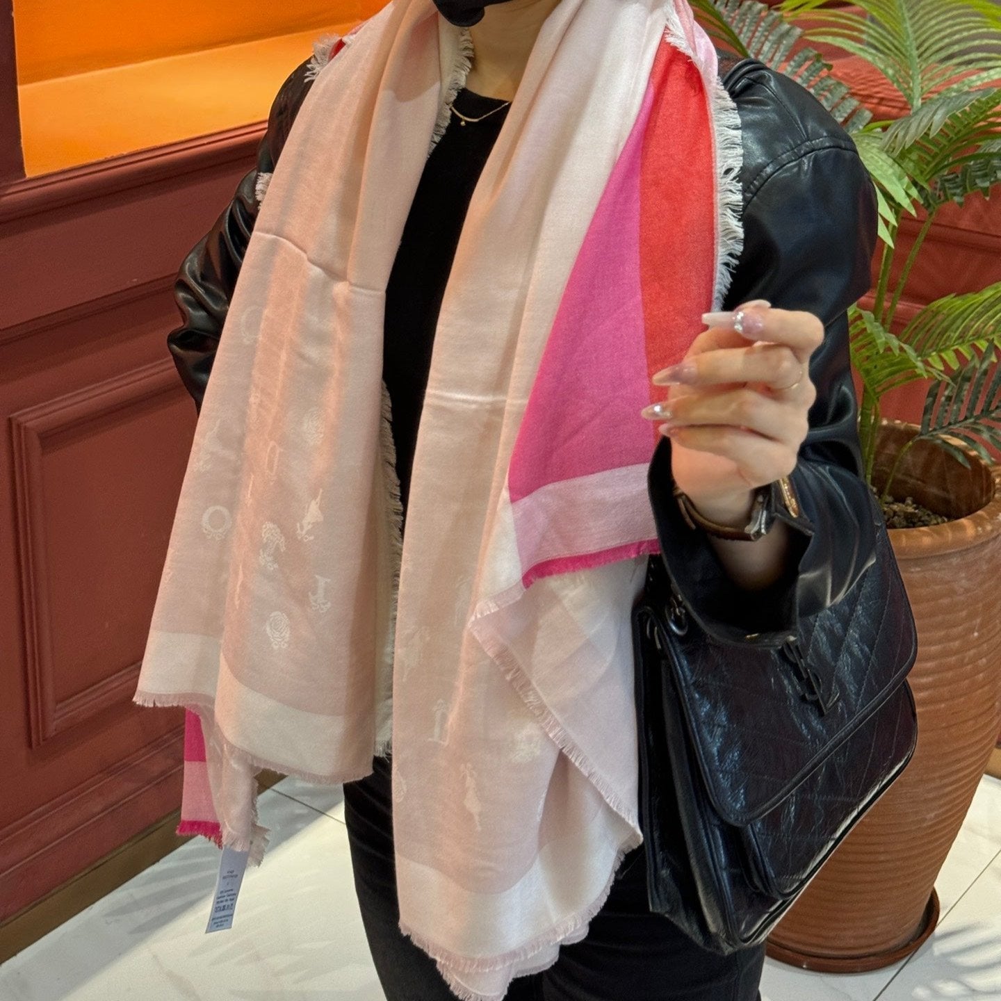 Luxury DiorSHAWL 140 CM IN LIGHT PINK CASHMERE AND SILK 413801