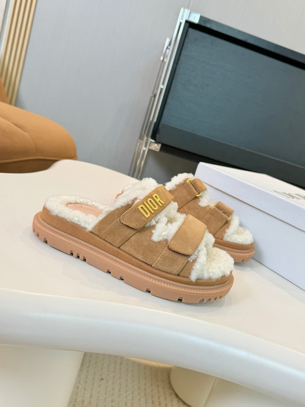 Luxury Dior DIORact Slide Brown Suede And Fleece Lining
