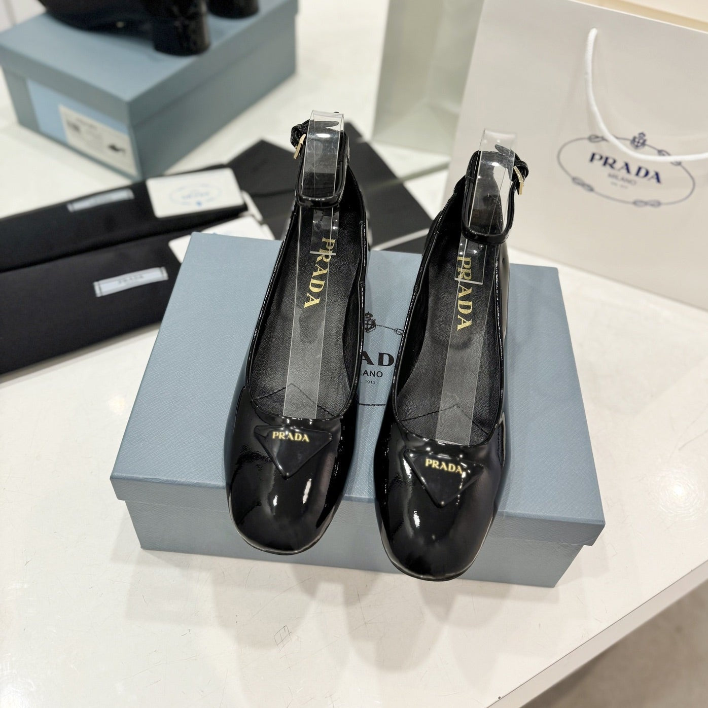 Luxury PradaNAPPA MARY JANE PUMPS GLOSSY BLACK LAMBSKIN