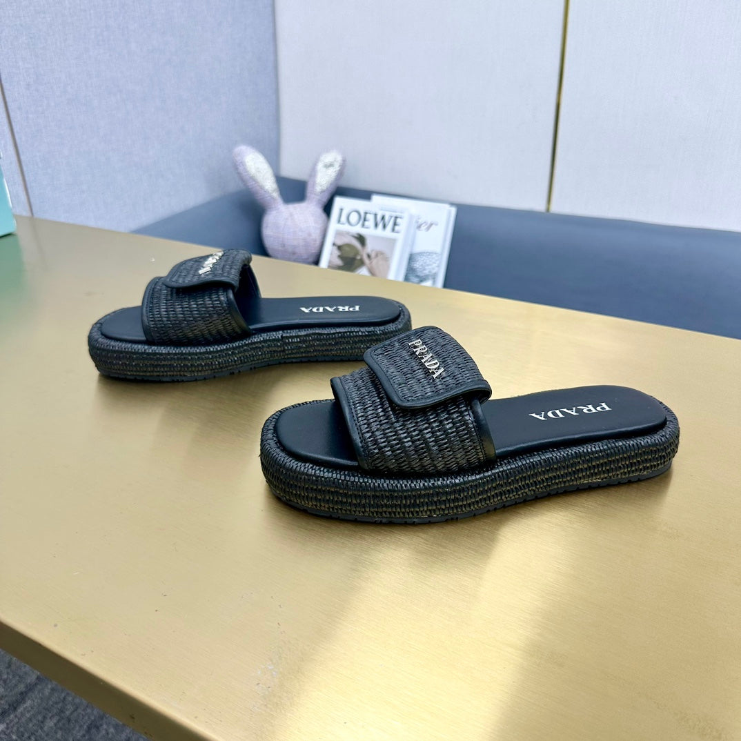 Luxury PradaCrochet Mule 20 Black