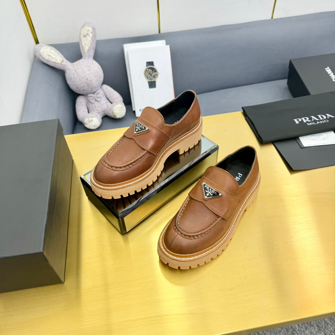 Luxury PradaLOAFER WITH TRIANGLE LOGO IN COGNAC CALFSKIN