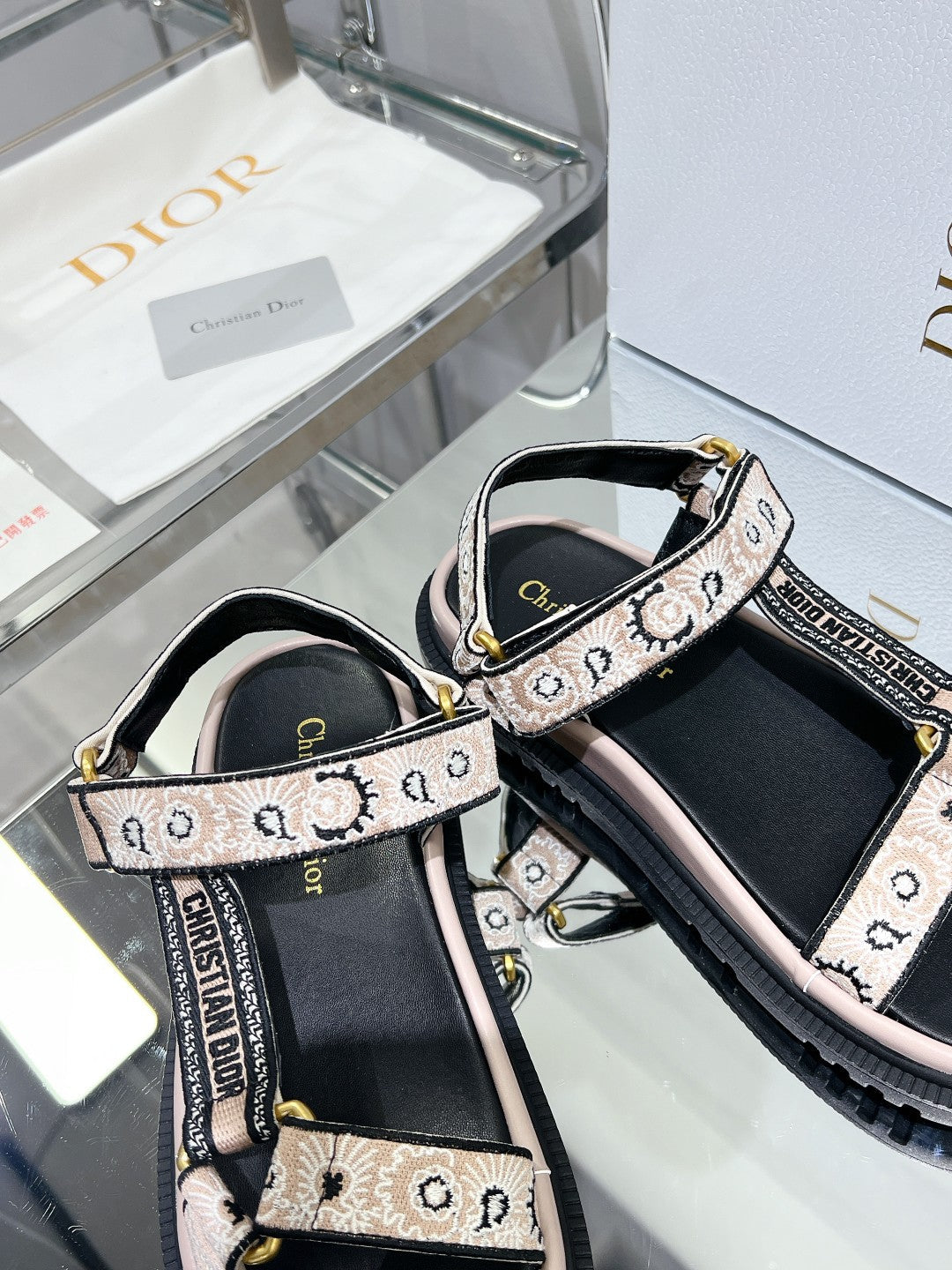 Luxury DiorD-Wave Sandal In Light Pink Black Cowhide 100761