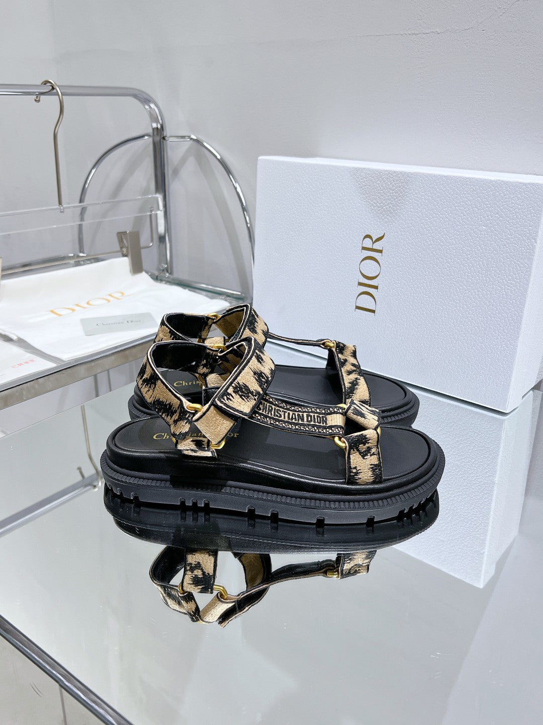 Luxury DiorD-Wave Sandal In Drak Beige Black Cowhide 100765