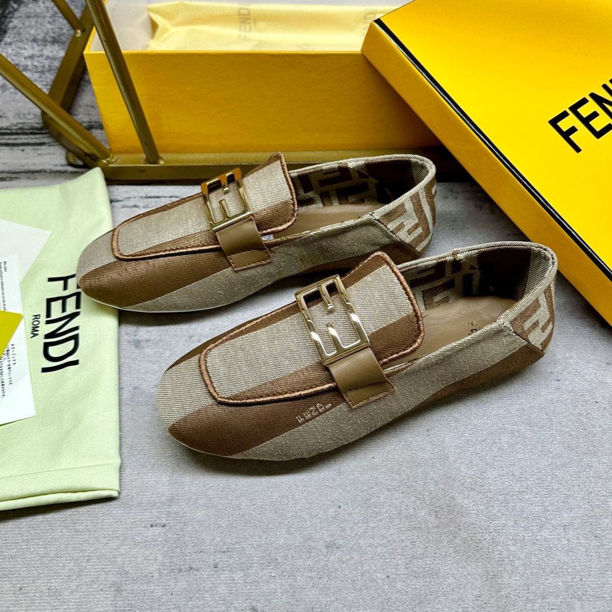 Luxury FendiLuxury FendiBAGUETTE LOAFERS IN BEIGE MIX BROWN CANVAS GOLD HARDWARE