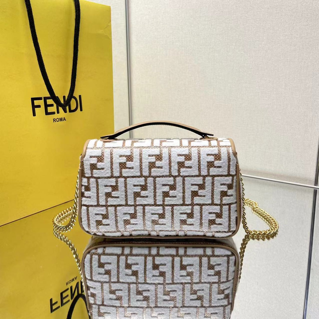 Luxury FendiBAGUETTE 24 IN WHITE WOOL AND CAMEL BROWN RAFFIA CALFSKIN TRIM