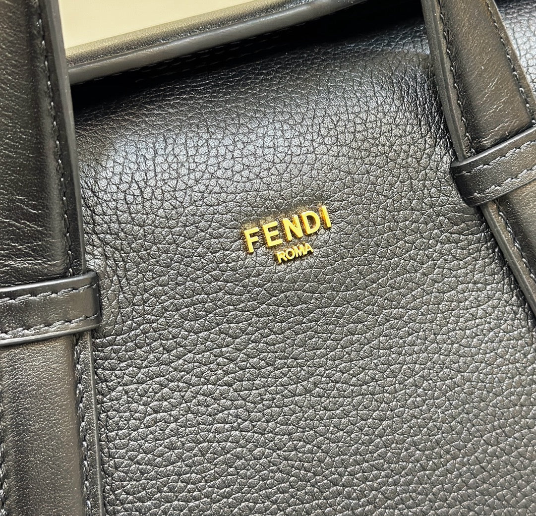 Luxury FendiLuxury Fendi27 BAG IN BLACK CALFSKIN WITH GOLD HARDWARE