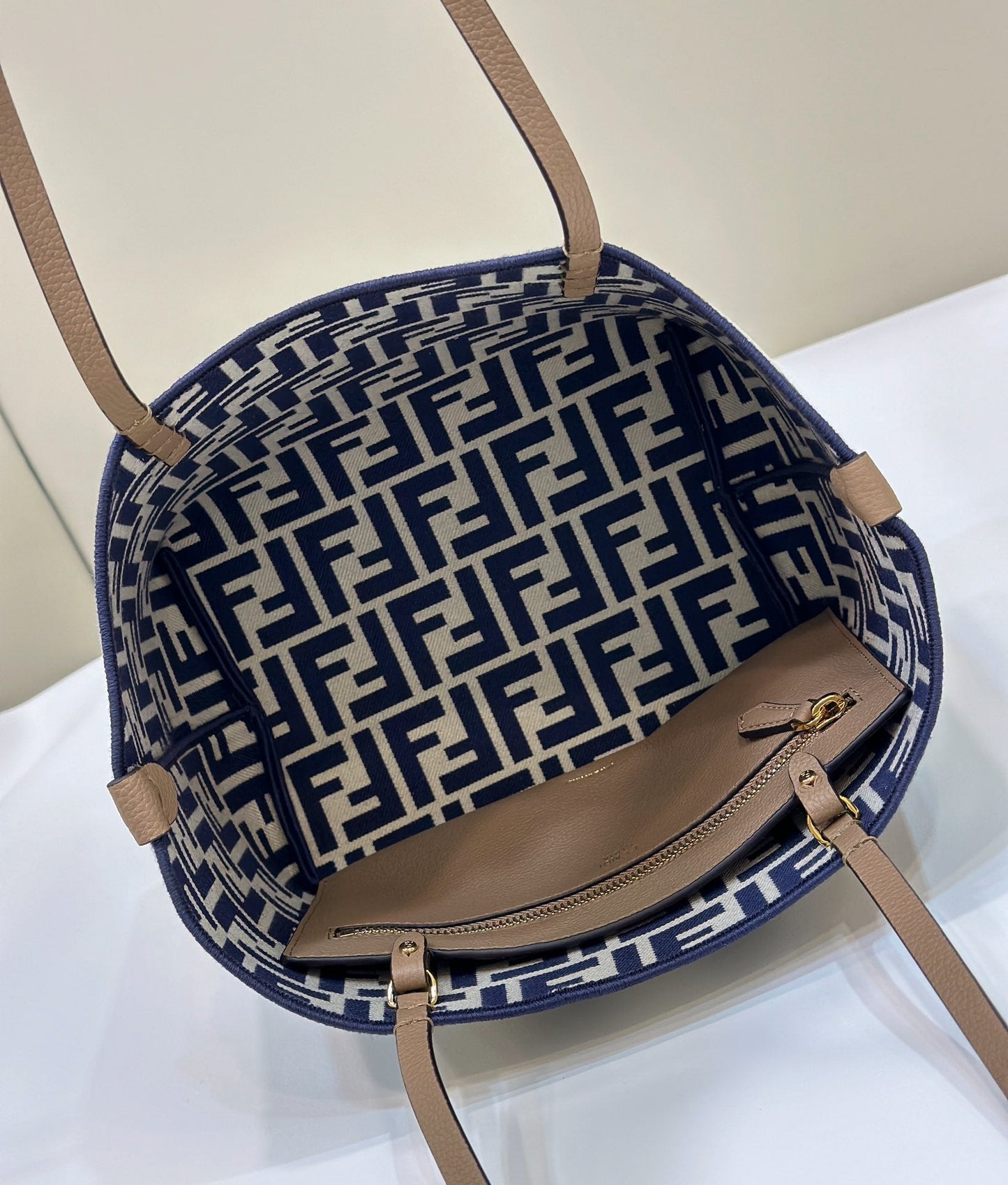 Luxury FendiLuxury FendiROLL 22 TOTE BAG IN MIDNIGHT BLUE MIX WHITE CANVAS