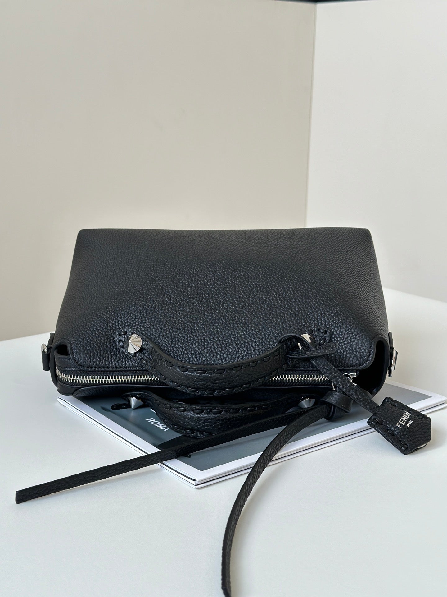 Luxury FendiBY THE WAY SELLERIA LARGE 29 BAG IN BLACK CALFSKIN