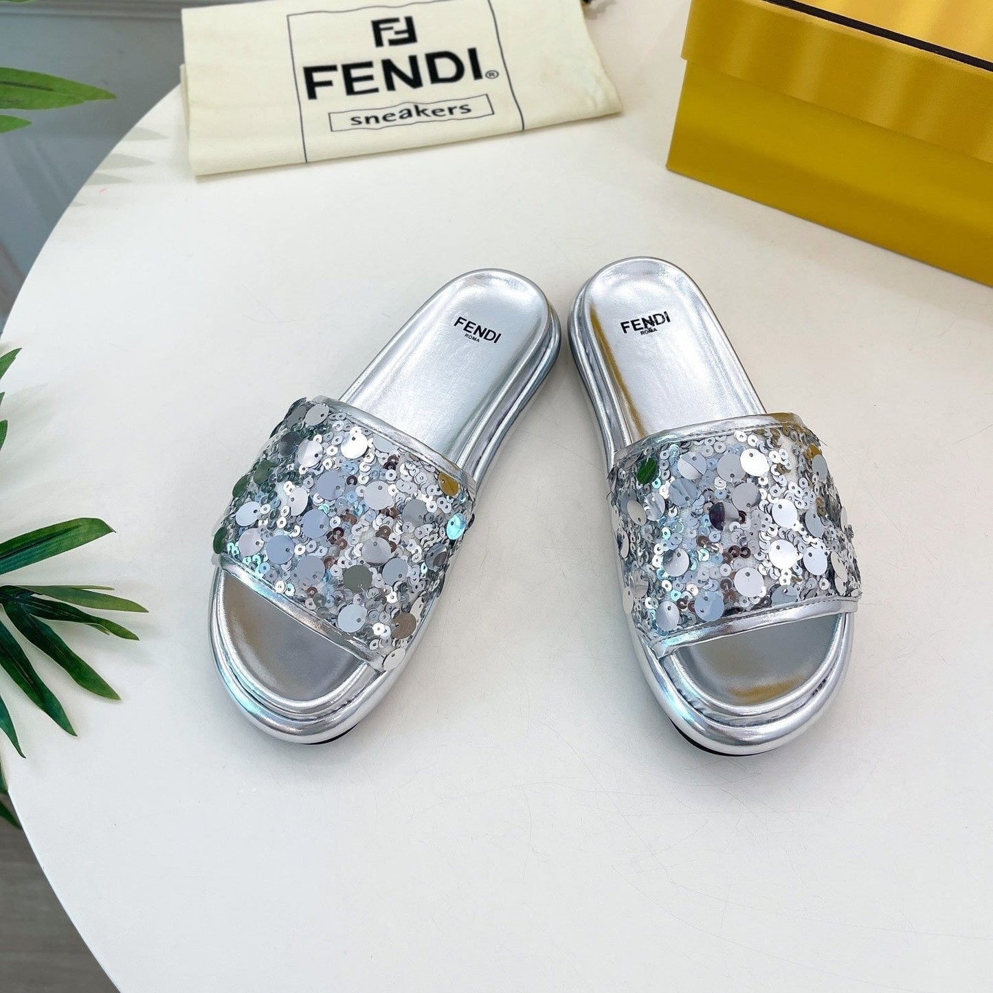 Luxury FendiLuxury FendiTHICK SOLE 3 CM SEQUIN SLIPPER SILVER