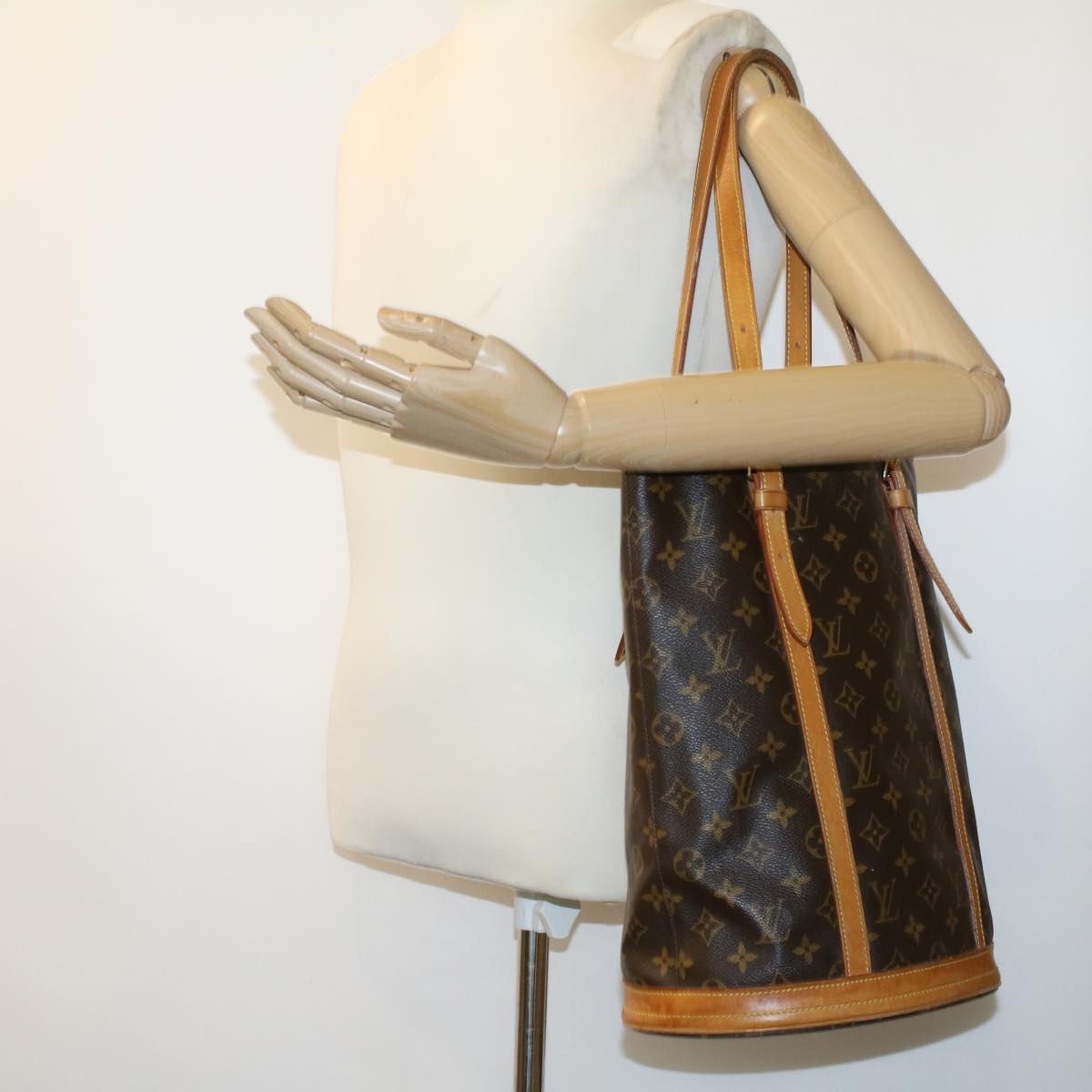 LOUIS VUITTON Monogram Bucket GM Shoulder Bag M42236 LV ki2550