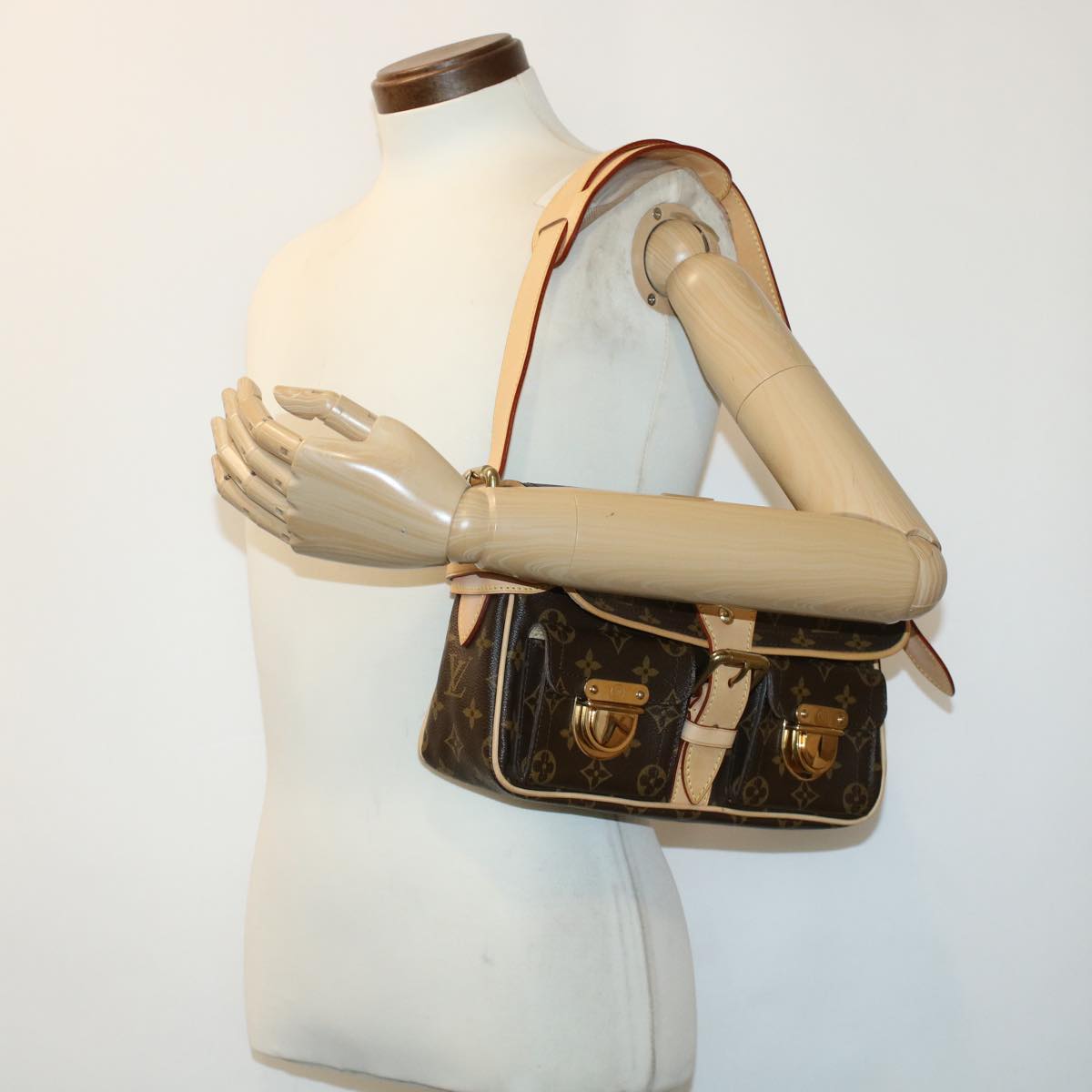 LOUIS VUITTON Monogram Hudson PM Shoulder Bag M40027 LV ki3036