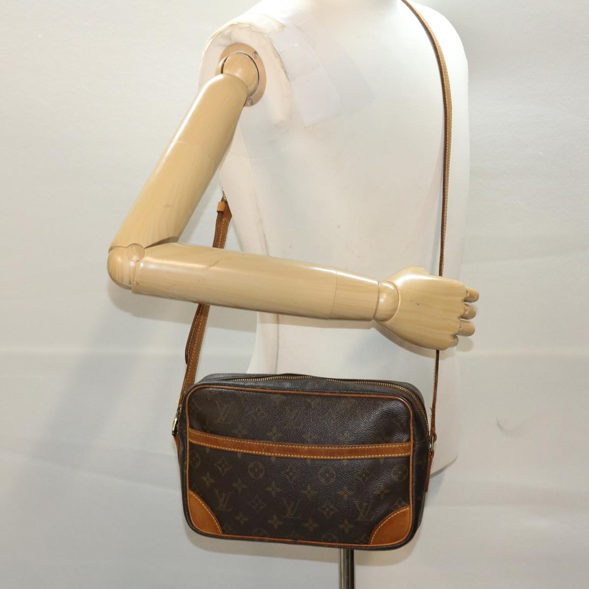 LOUIS VUITTON Monogram Trocadero 27 Shoulder Bag M51274 LV ki3101