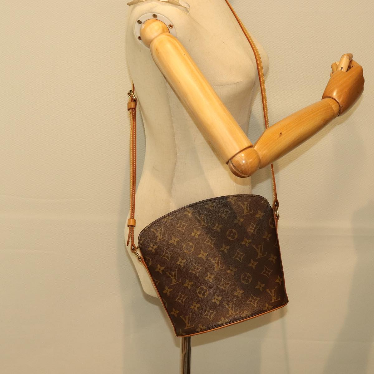 LOUIS VUITTON Monogram Drouot Shoulder Shoulder Bag M51290 LV ki4779