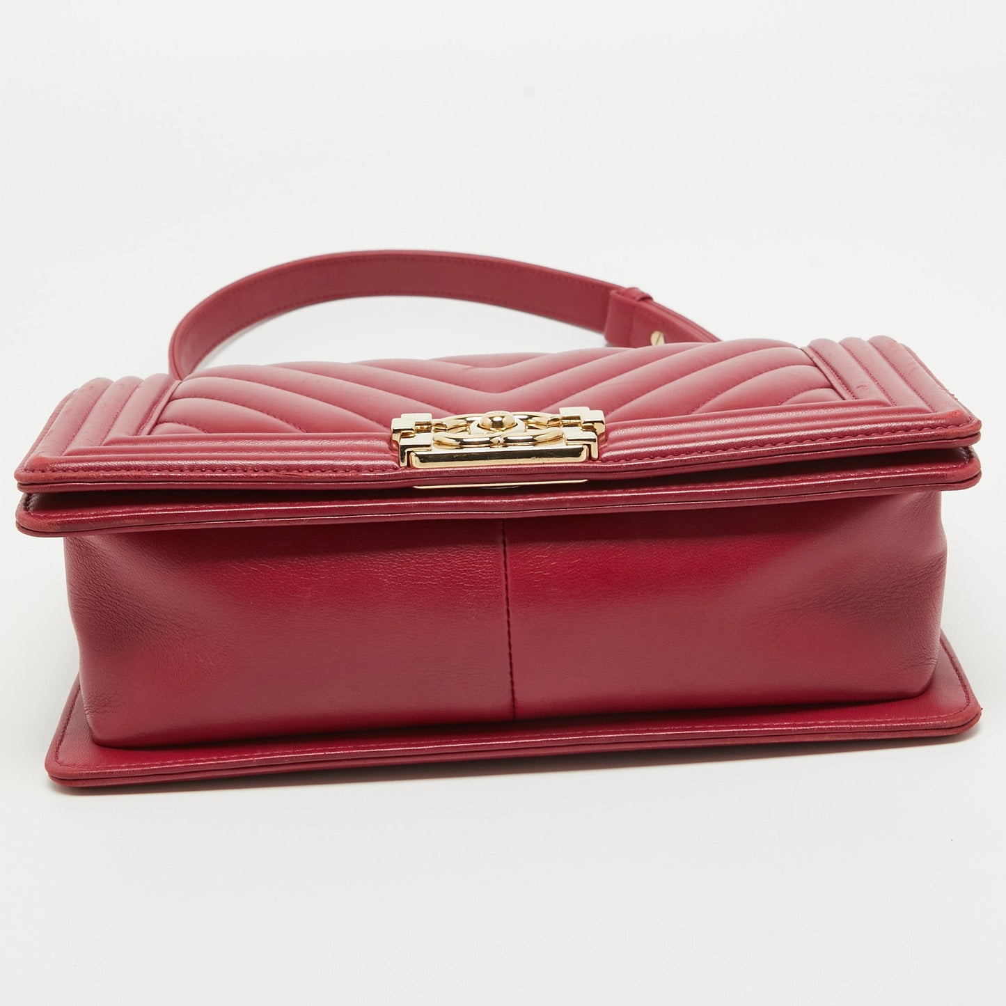 CHANEL Fuchsia Chevron Leather Medium Boy Flap Bag