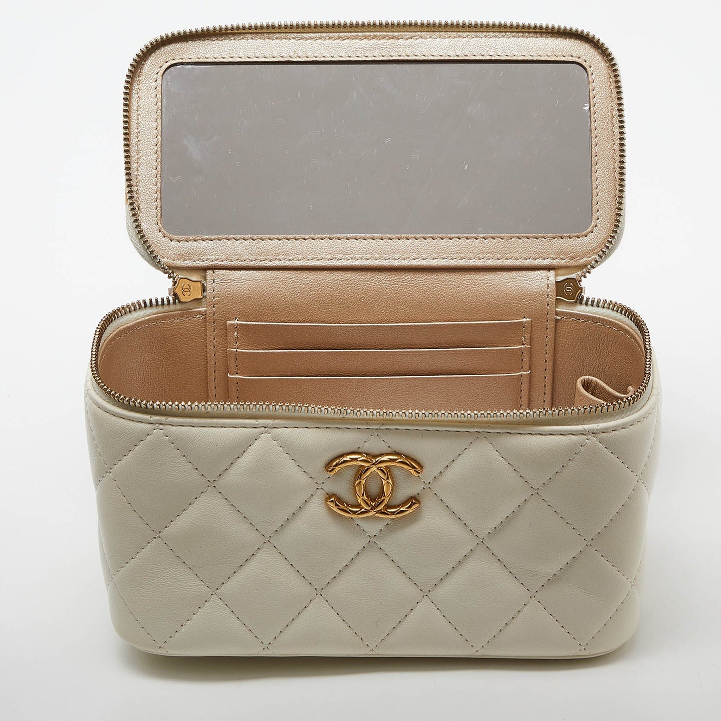 CHANEL Off White Quilted Leather Vanity Case Chain Bag